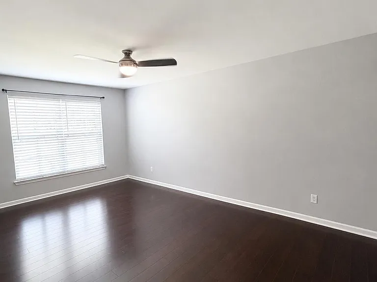 704 Wellington Pl — Photo 7