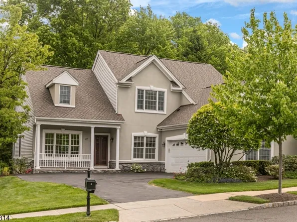 27 Bethpage Dr, Montgomery Twp., NJ 08558