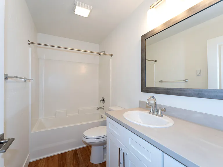 Silver Star Apartments — Photo 29