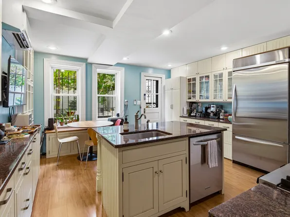 285 Alexander Avenue image 9 of 29