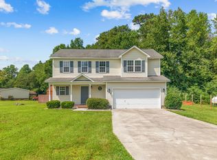 156 Baysden Rd, Chinquapin, NC 28521