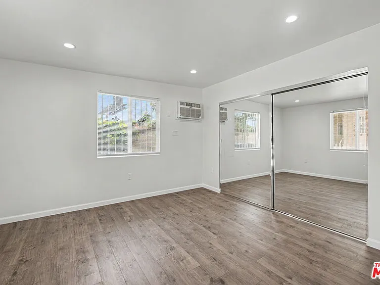 2153 Glendon Ave — Photo 10