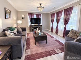 133 Stout Ave, Middlesex, NJ 08846