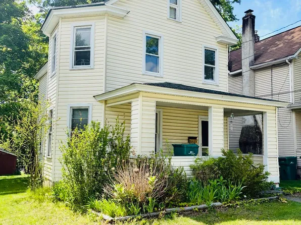 257 Brodhead Ave, East Stroudsburg, PA 18301