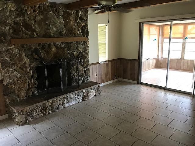 2nd image of 1110 N Shore Dr