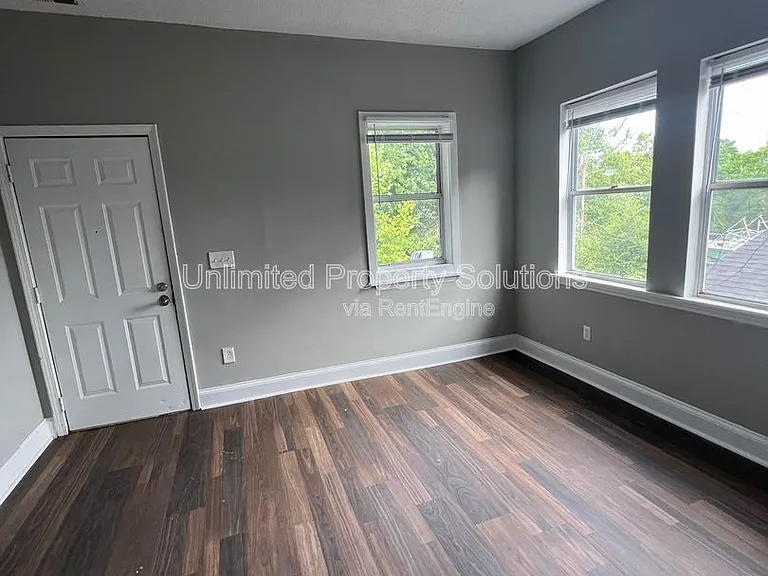 214 S 13th St #B — Photo 17