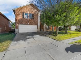 1829 Foxfield, Justin, TX 76247