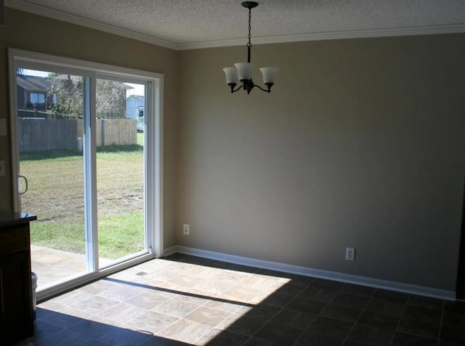 3 bed, 1250 sqft, $1,800 — Photo 4
