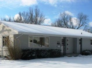 3515 White Oak Rd SE, Cedar Rapids, IA 52403