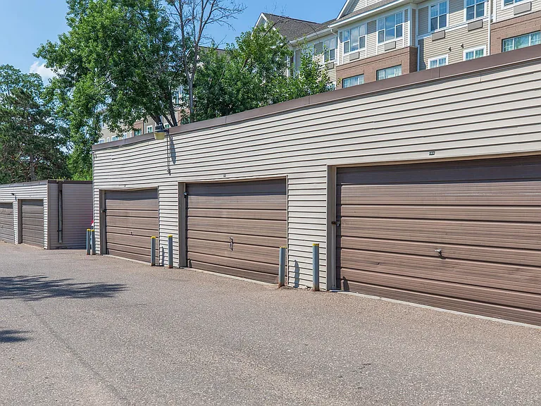 Holiday Acres Apartments — Photo 21