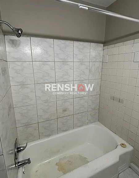 1840 Hartland St — Photo 12