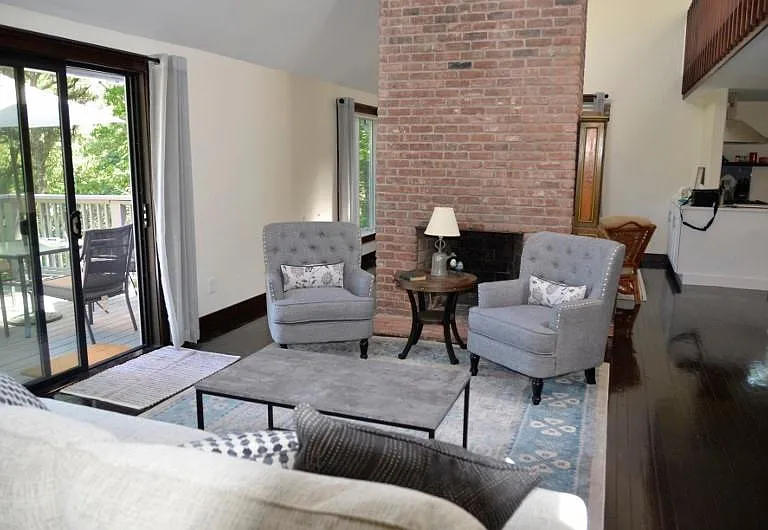 13 Great Hill Rd — Photo 10