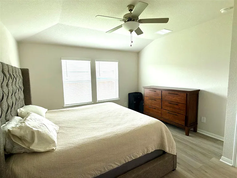 310 Fossil Dr — Photo 7