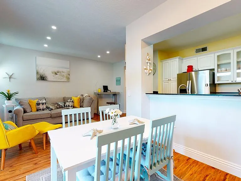 36 Campton Pl — Photo 9
