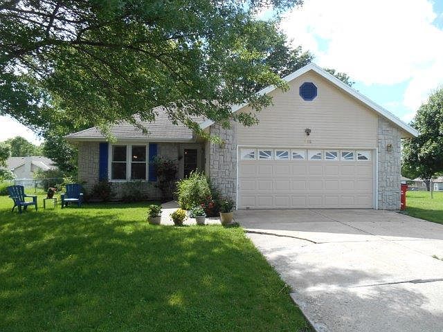 1st image of 902 Hereford Dr