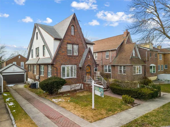 2946 169th Street, Flushing, NY 11358