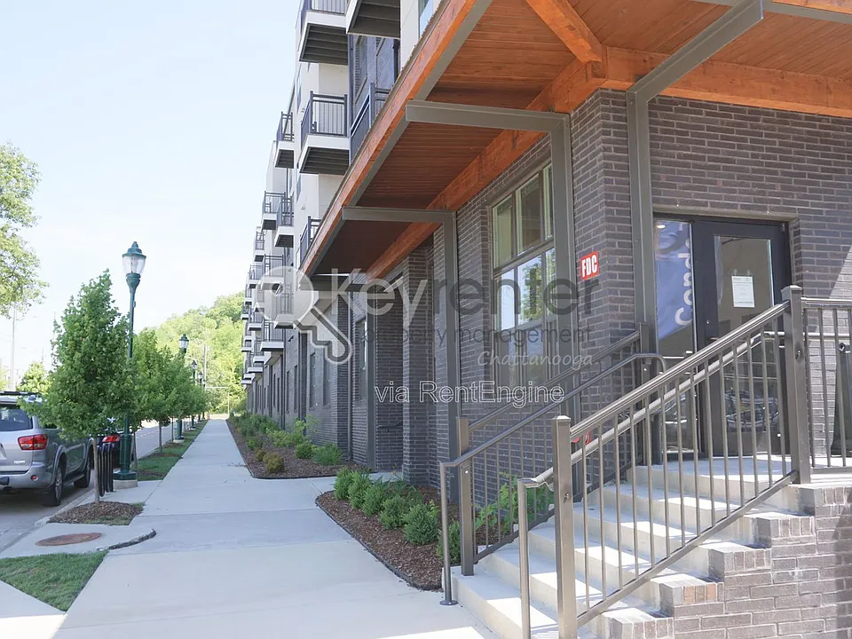 782 Riverfront Pkwy #321