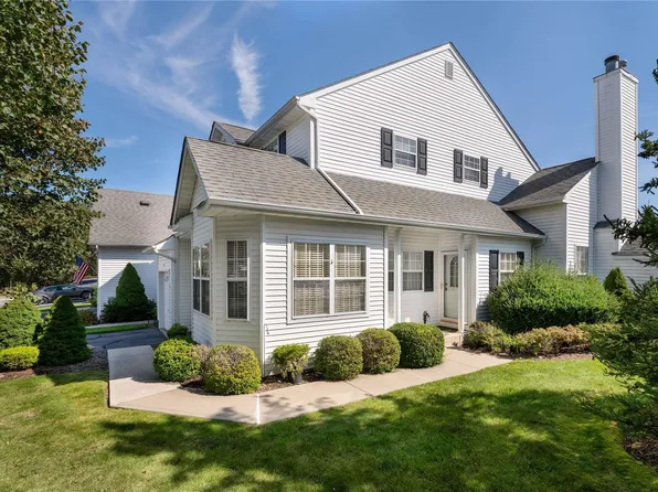 12 Brookville Way #12, Manorville, NY 11949