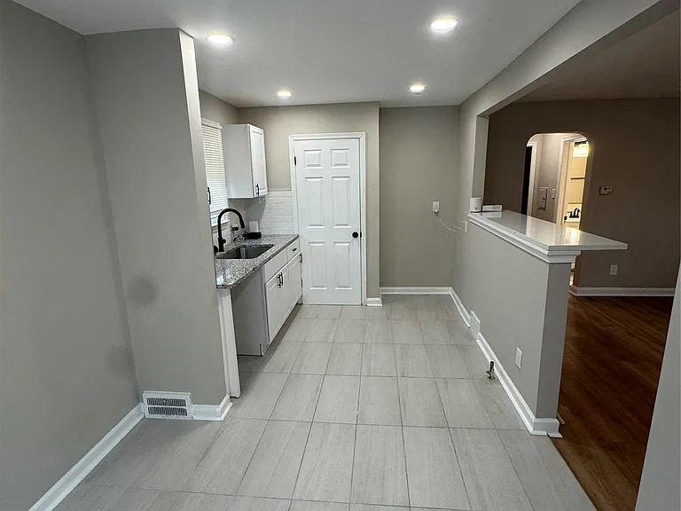 13614 Montrose St — Photo 7