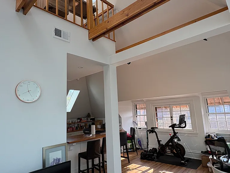 921 College St #2 — Photo 6