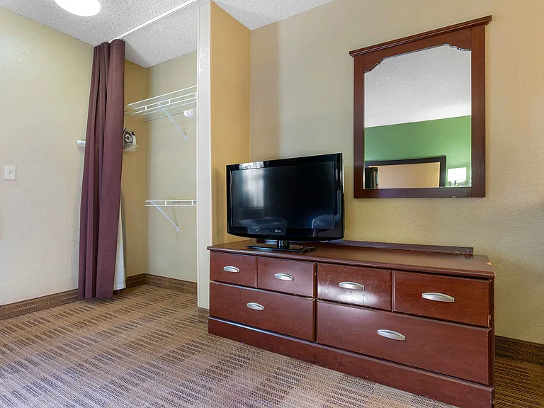 Studio Suite - 2 Full Beds