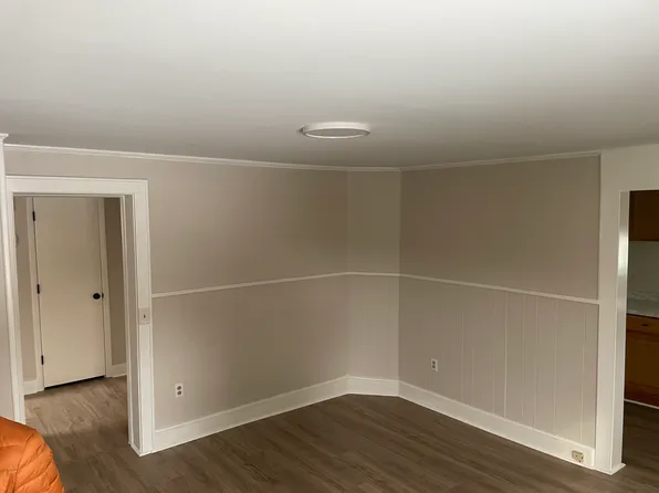 52 Park St APT A, Essex Junction, VT 05452