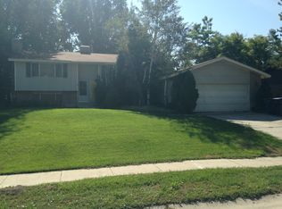 10507 S Weeping Willow Dr, Sandy, UT 84070