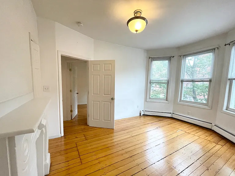 52 Delle Ave #2F — Photo 7