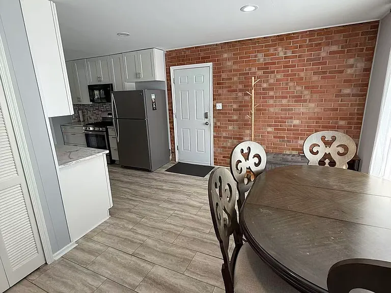 1716 Pine Valley Dr — Photo 9