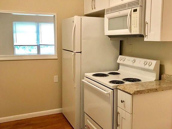 5th image of 119 Lynwood Ave