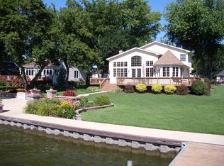 2024 Orchard Beach Rd, McHenry, IL 60050