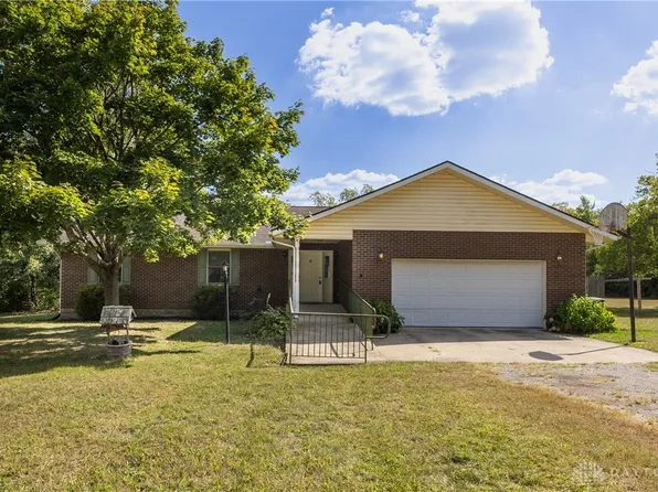 7476 E State Route 40, New Carlisle, OH 45344