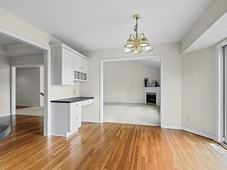 4200 Cedar Crest Ln — Photo 15