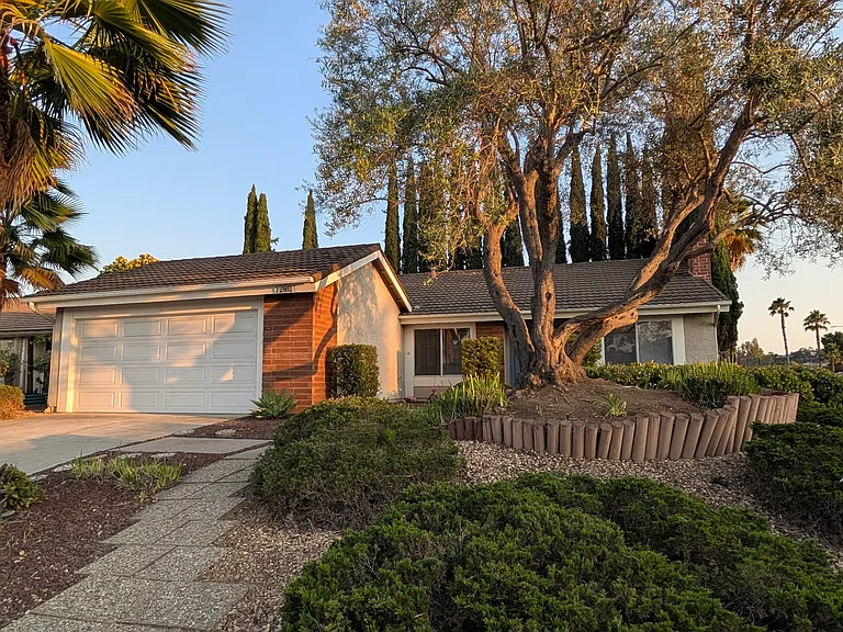 12801 Oakfield Way — Photo 1