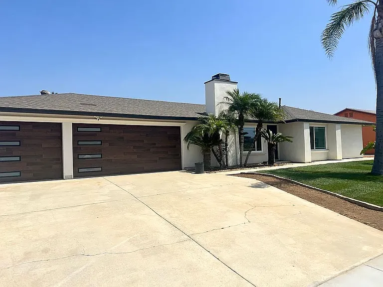 8335 Stonewood Ln — Photo 3
