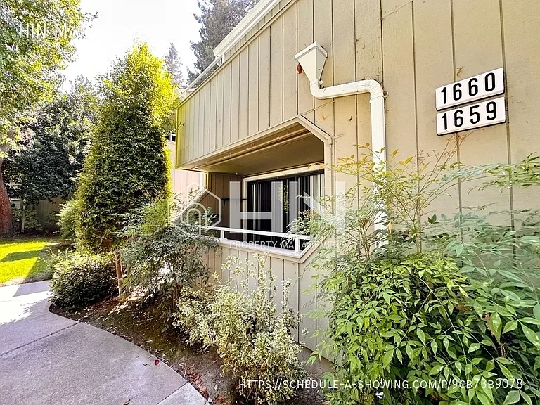1659 Braddock Ct #- — Photo 2