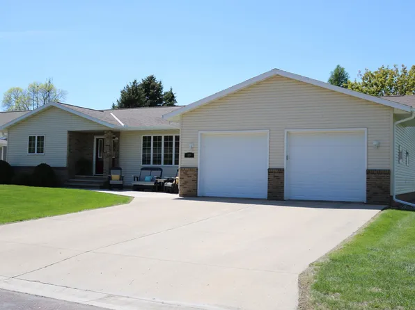 327 Park St, Sherburn, MN 56171