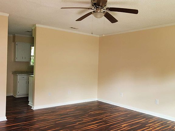 3rd image of 403 Shelby Ave NW