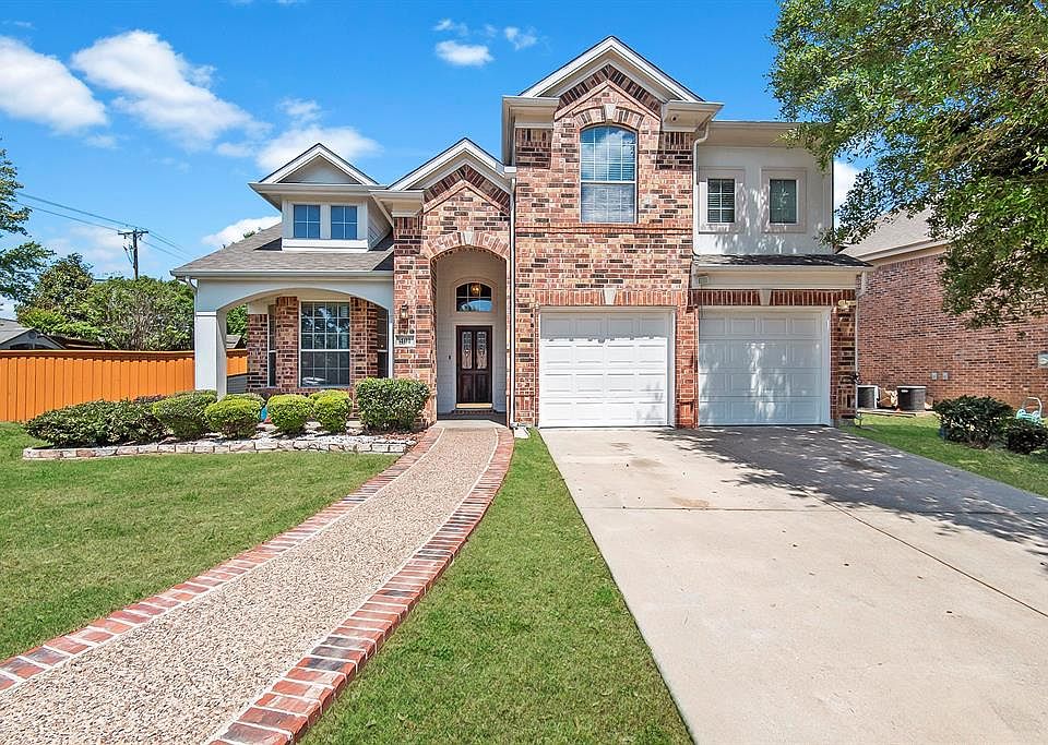 1st image of 401 Twin Knoll Dr