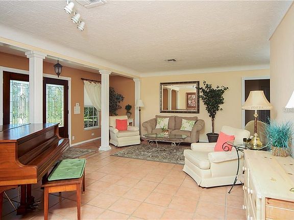 3rd image of 1674 Chapline Ln
