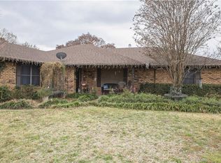 104 Wandering Ct, Weatherford, TX 76086