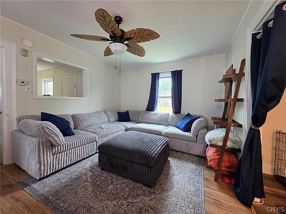 2nd image of 611 Floyd Ave