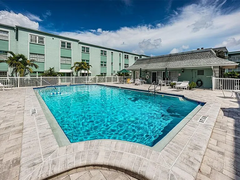 1706 Belleair Forest Dr #322 — Photo 27