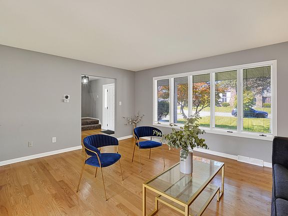 4th image of 9807 Ivy Ln