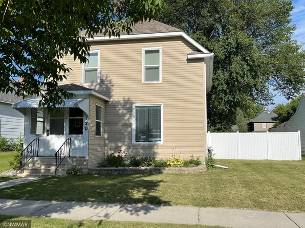720 Arnold Ave N, Thief River Falls, MN 56701
