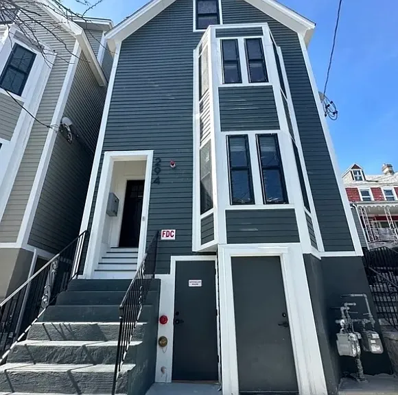 294 Princeton St #3 — Photo 1
