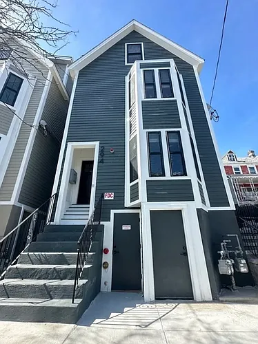 294 Princeton St #2 Photo 1