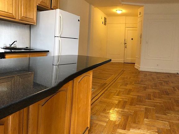 3rd image of 4330 46th St APT 4F