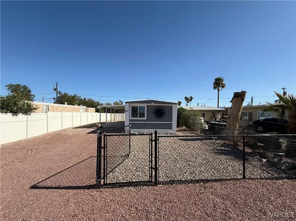 477 Coral Reef Dr, Bullhead City, AZ 86442