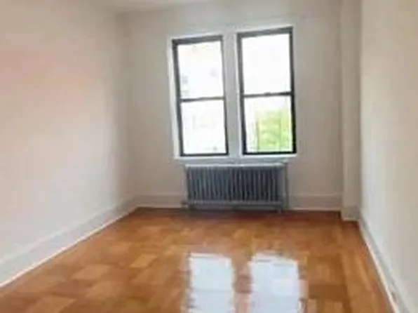 45 East Mosholu Parkway North image 3 of 5